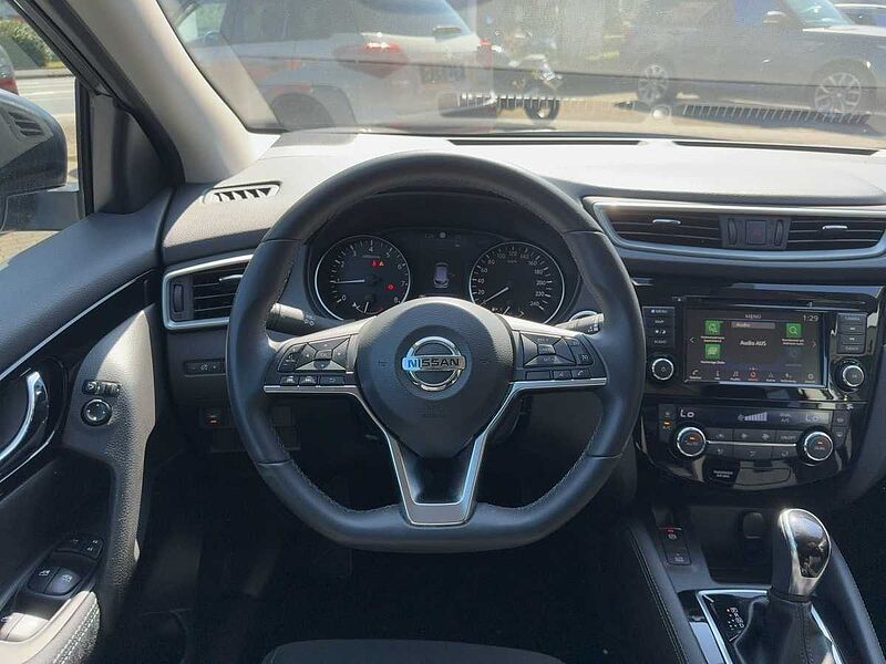 Nissan Qashqai N-Connecta 1.3 DIG-T DCT / Glasdach